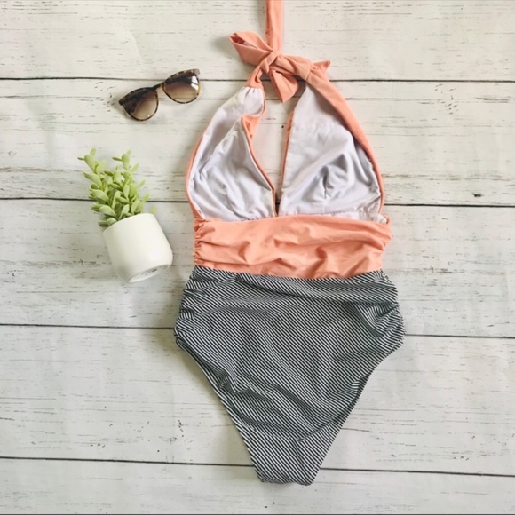 CUPSHE Pink and Striped One-Piece - Picture 2 of 7